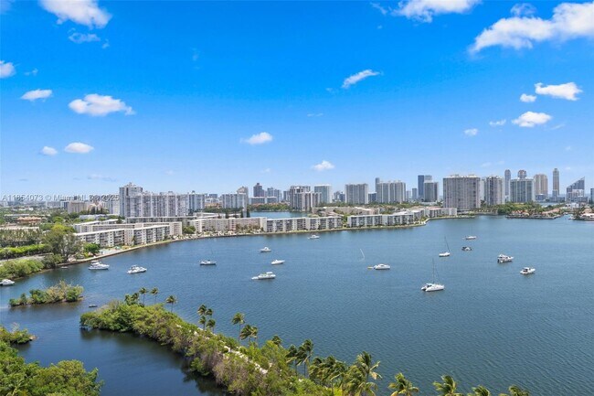 Building Photo - 17301 Biscayne Blvd
