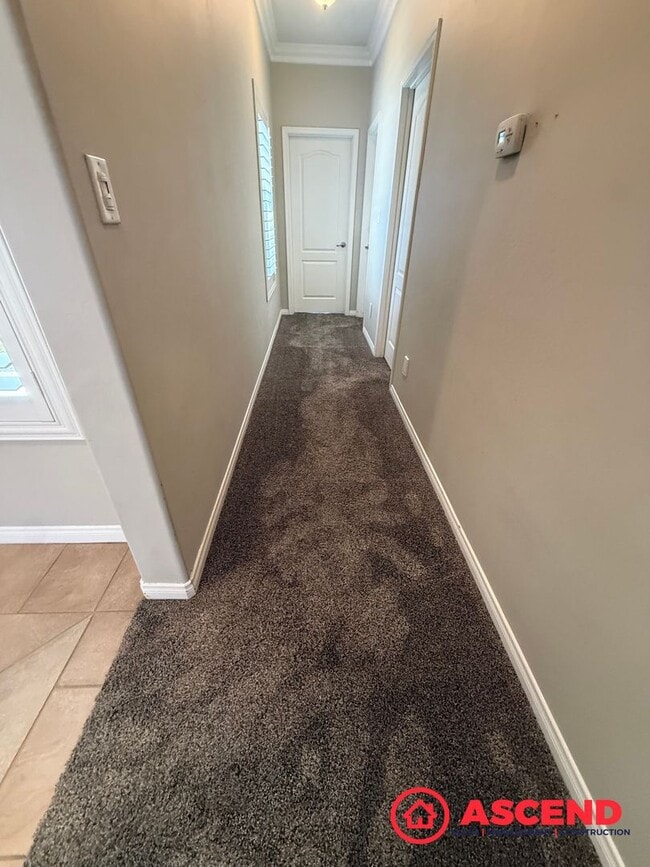 Building Photo - ** Move In Special! **Charming Home in Olive Dr Area!