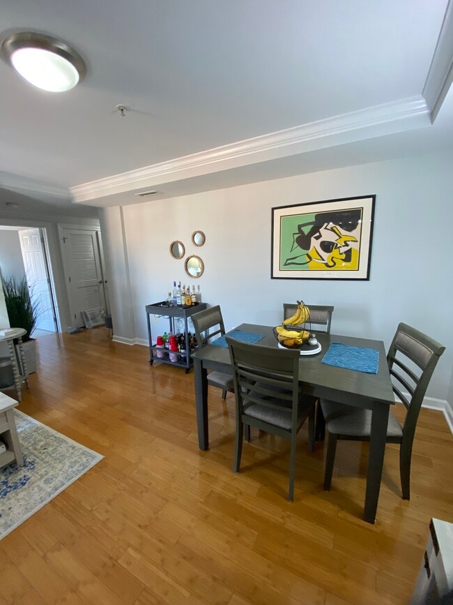 Building Photo - 1417 Newton St NW