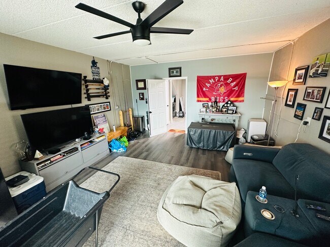 Building Photo - 12274 1st St W