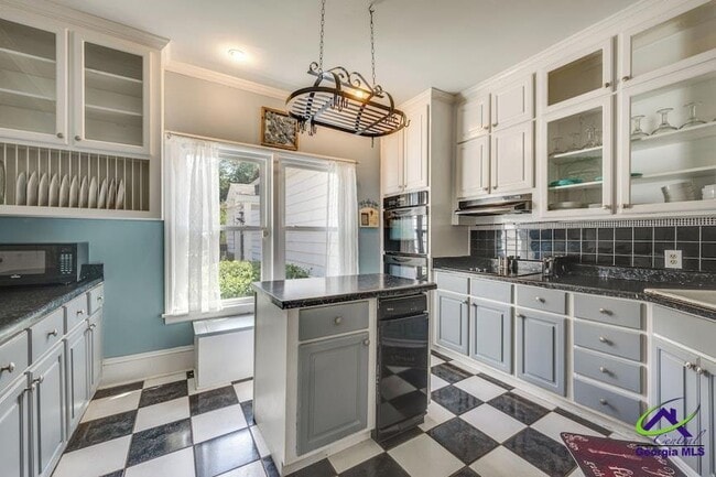 Building Photo - 422 Forrest Dr