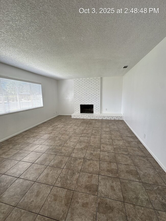 Building Photo - 2967