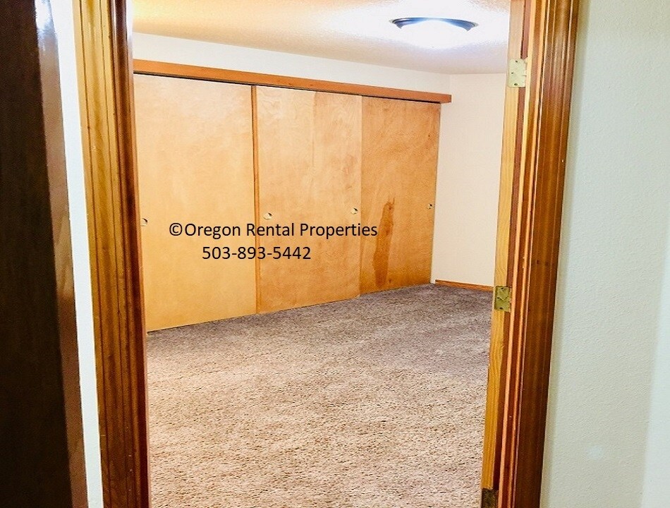 Building Photo - 8108 SE Knight St