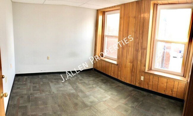 Building Photo - 507 W Norfolk Ave