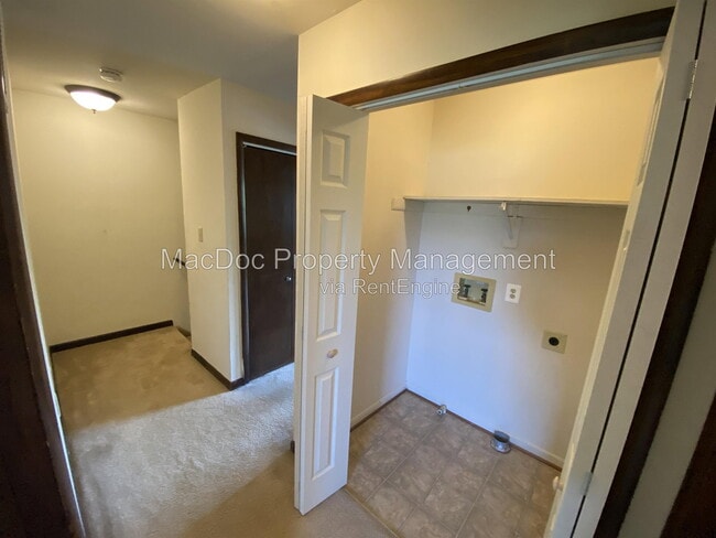 Building Photo - 5145 Cottonwood Ct