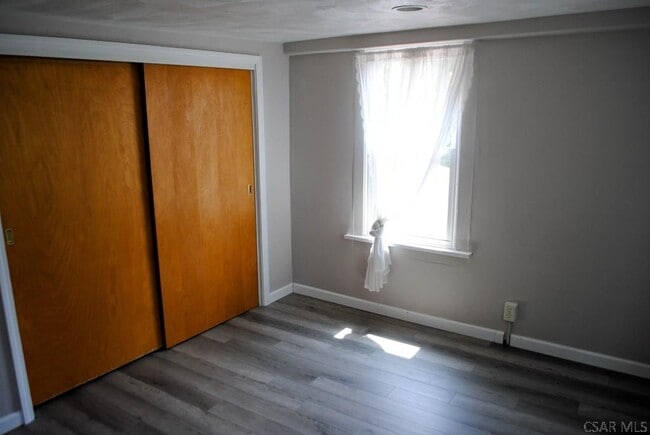 Building Photo - 658 Plummer Rd