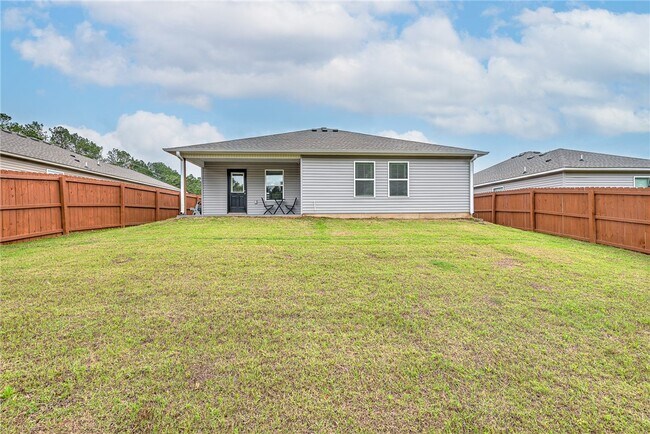 Building Photo - 103 W Gillian Ave