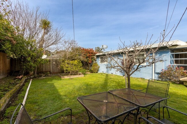 Building Photo - Beautiful & bright 3 bed / 2 Bath San Brun...