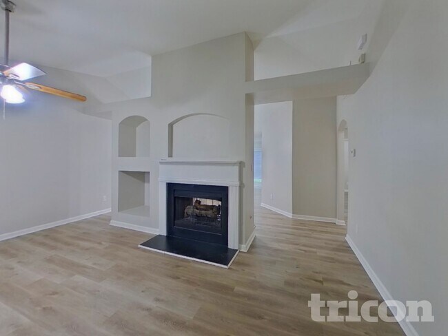 Building Photo - 628 Fairgreen Trail