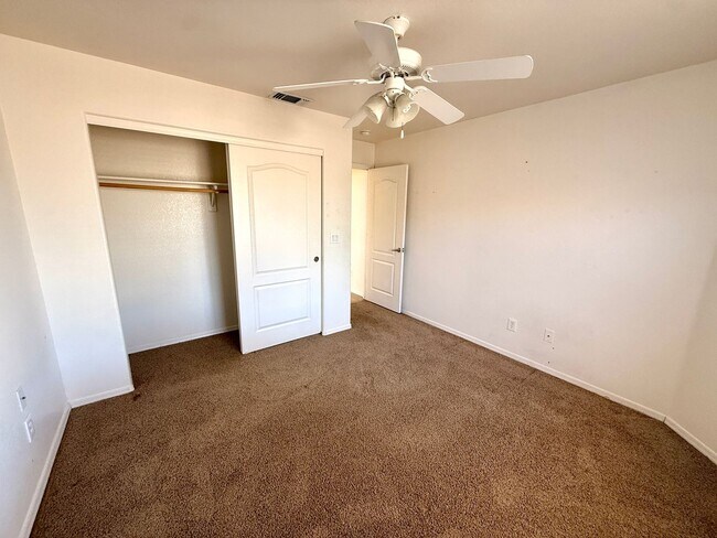 Building Photo - Great 3 bedroom, 2 bathroom home located in a cul-de-sac