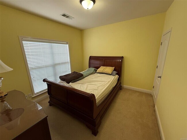 Building Photo - 9832 Helmsley Cir