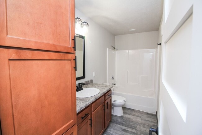 Building Photo - Beautiful 3 bedroom 2 bath unit at 620 Samantha St. in Tea, SD.