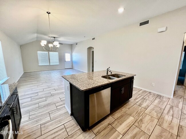 Building Photo - 1020 Indigo Sky St