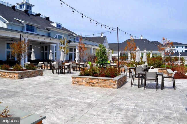 Building Photo - 170 Harrier Wy