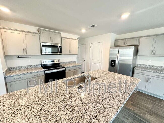 Building Photo - 412 Delahays Rd