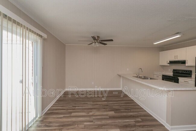 Building Photo - 2311 Walden Dr