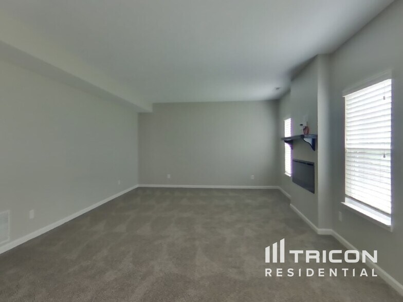 Building Photo - 371 Wakefield Ct