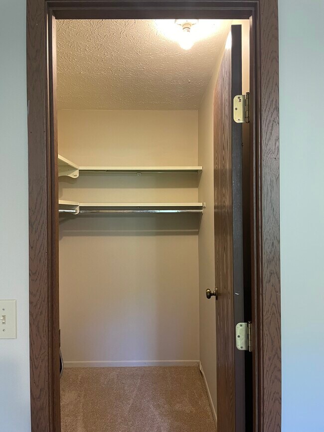 Main Closet - 7230 Creekview Dr