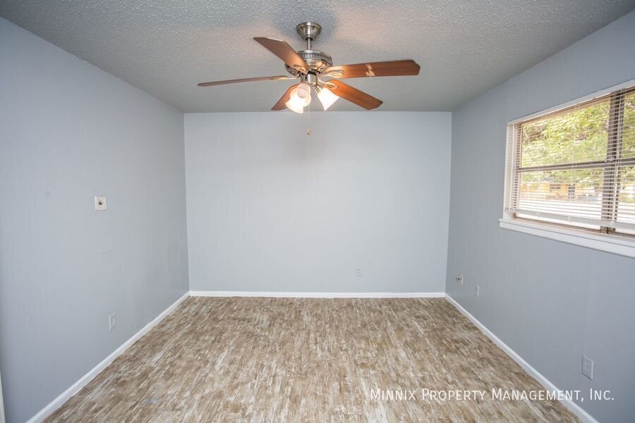 Building Photo - 3104 Ave. N-