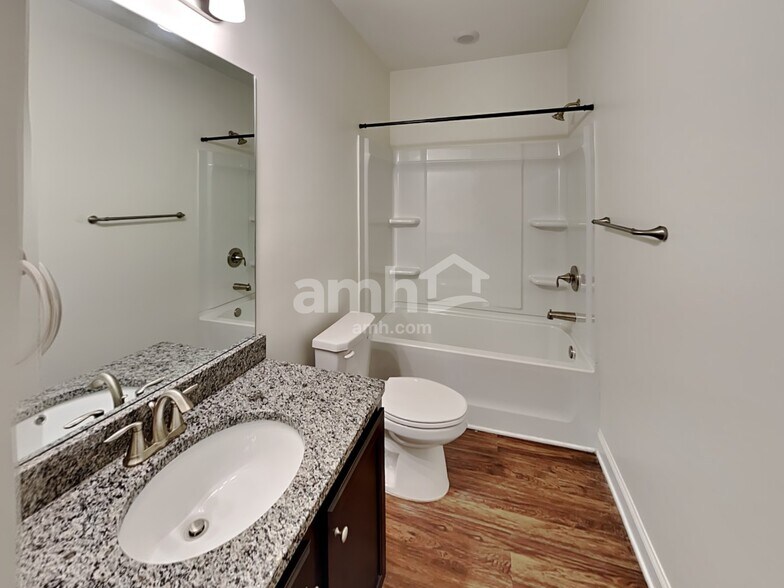Building Photo - 5150 Smithbriar Dr