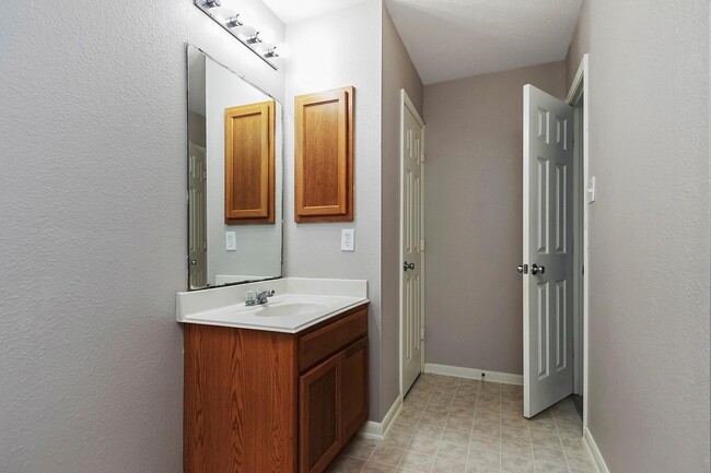 Building Photo - 20738 Fair Castle Dr