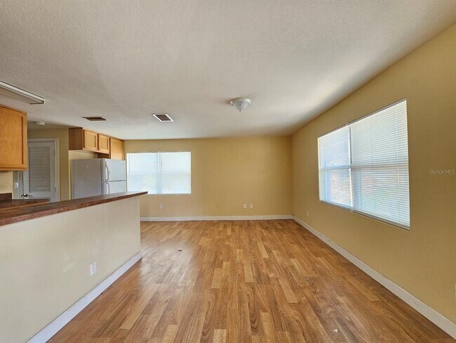 Building Photo - 117 N Evergreen Ave