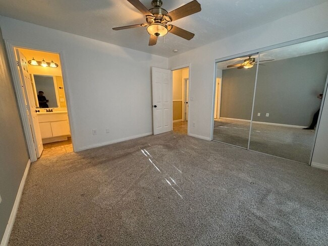 Building Photo - 1133 Willow Tree Dr