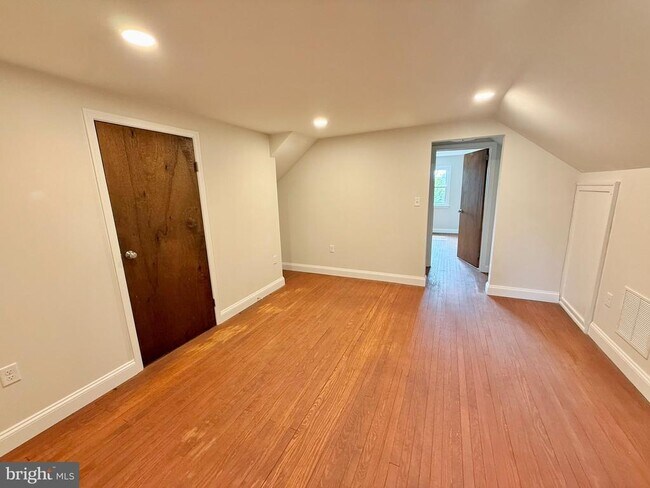 Building Photo - 330 Gilbertsville Rd