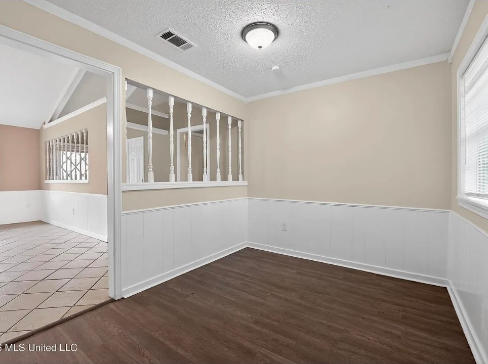 Building Photo - 148 York Dr