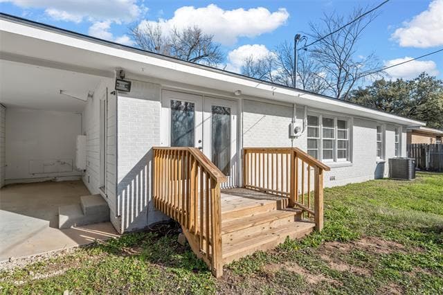 Building Photo - 2416 Lake Air Dr