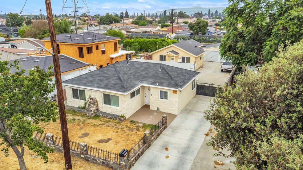 Primary Photo - 4748 Garrick Ave