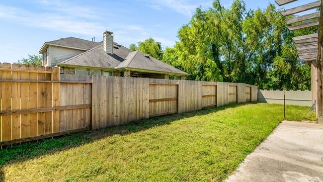 Building Photo - 8102 Little Scarlet St