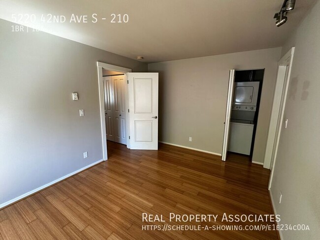 Building Photo - 5220 42nd Ave S