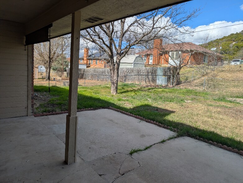 Building Photo - 2319 Whitney Dr