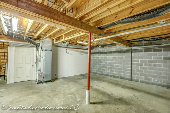 Building Photo - 2 Bdrm / 2 Bath, Condo - North Johnson City