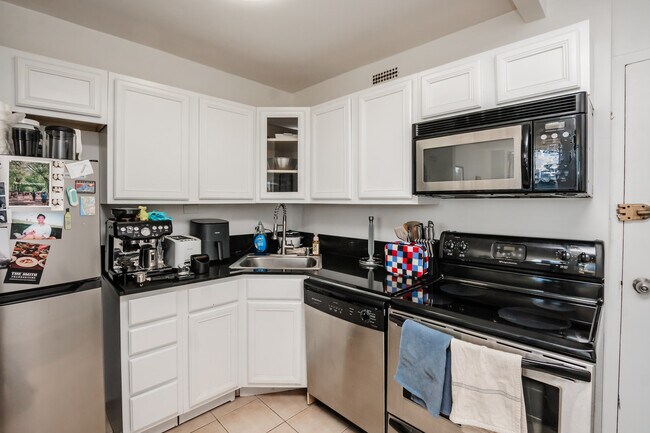 Building Photo - 1360 N Sandburg Terrace