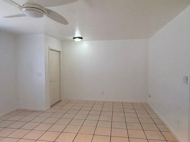 Building Photo - 729 SW 39th St