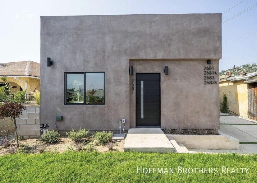 Building Photo - 2681 1/2 Roseview Ave-