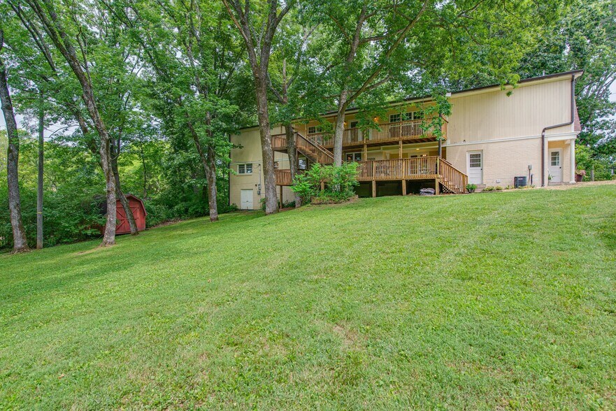 Building Photo - 629 Brook Hollow Rd