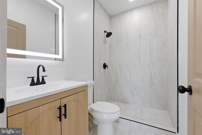 Building Photo - 31 Swan Ln