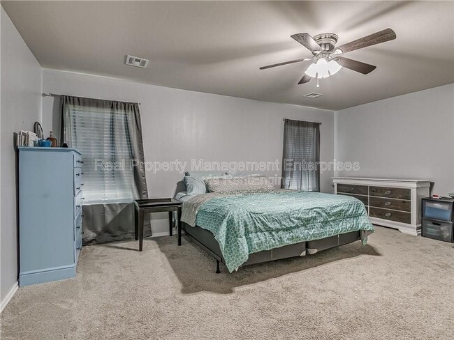 Building Photo - 1912 Autumn Way