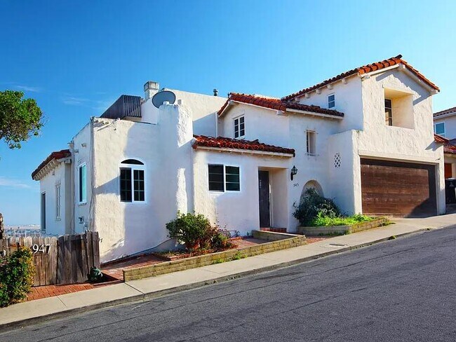 Building Photo - 945 Harbor View Dr