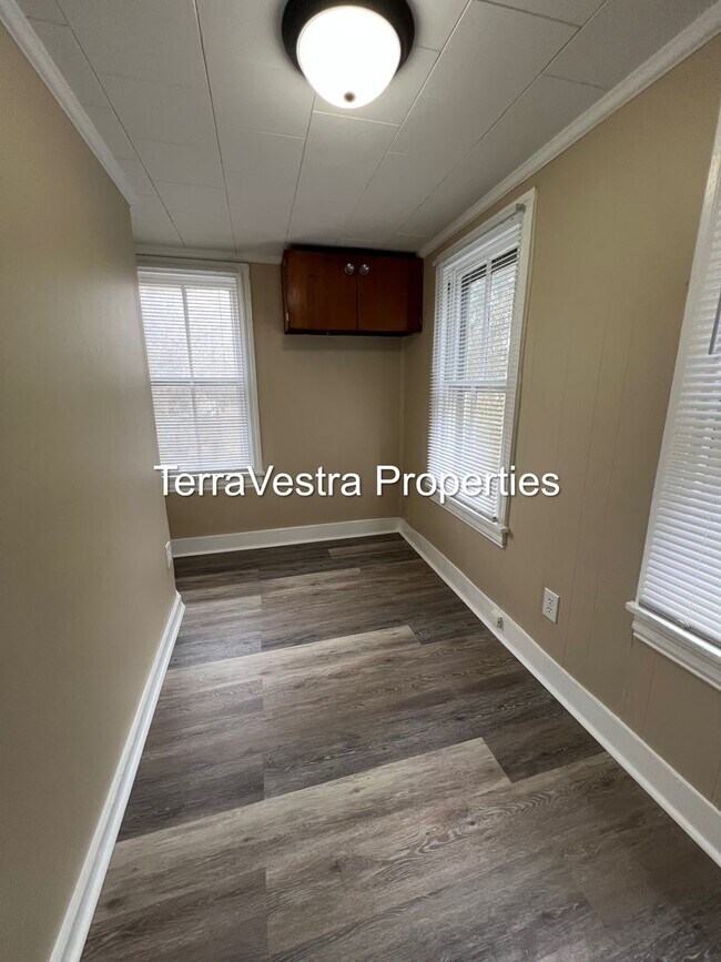 Building Photo - Great 3 Bed with a bonus room in Salem! Eligible for $500 Security Deposit.