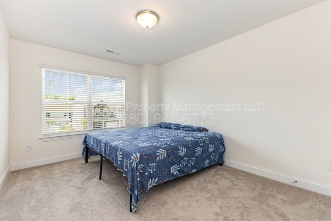 Building Photo - 3971 Fadden St