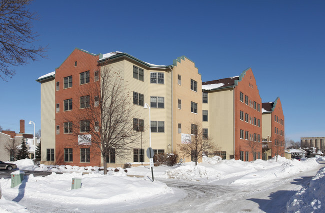 Building Photo - River Village
