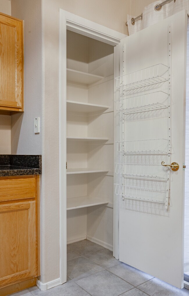 Building Photo - 6590 Tuzigoot Way