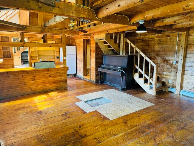 Building Photo - 369 Camp Rd