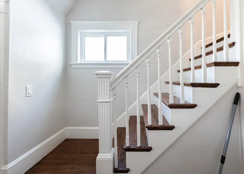 Building Photo - 224 Faneuil St