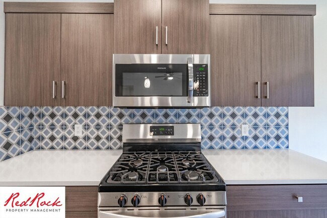 Building Photo - Comfort, Space & Style with a 3-Car Garage Small Dog Friendly!