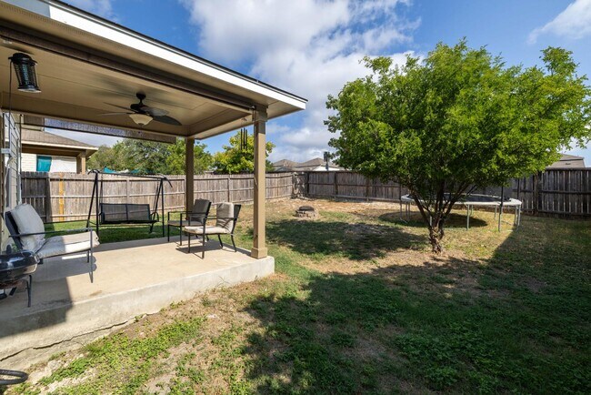 Building Photo - 11515 N Peak